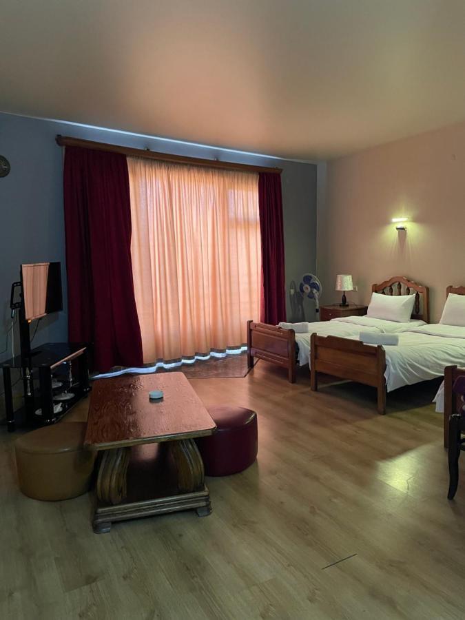 Hotel Era Тбілісі Екстер'єр фото