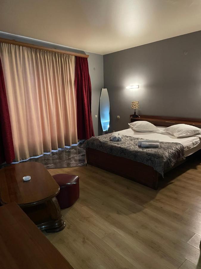 Hotel Era Тбілісі Екстер'єр фото