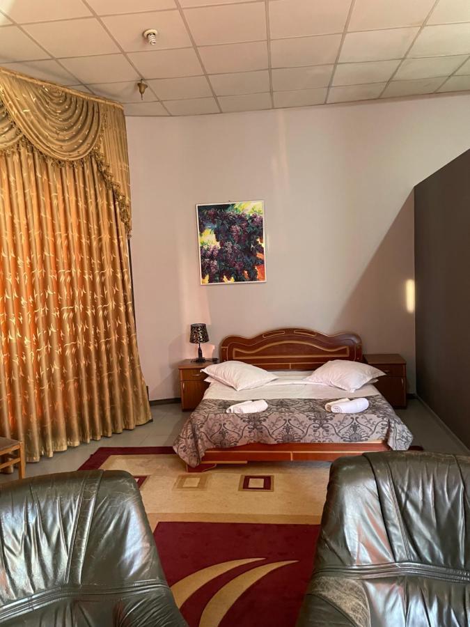 Hotel Era Тбілісі Екстер'єр фото