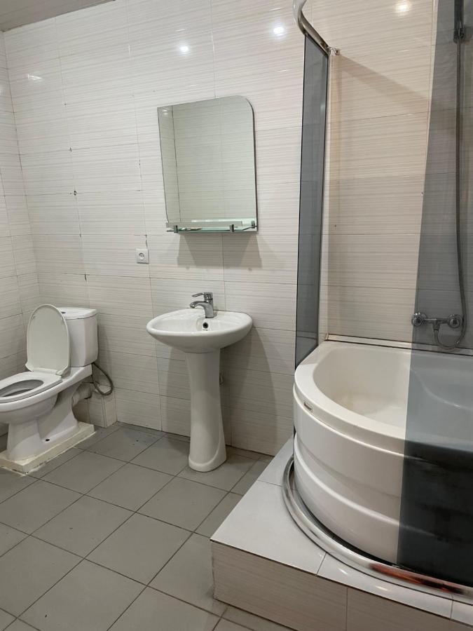 Hotel Era Тбілісі Екстер'єр фото